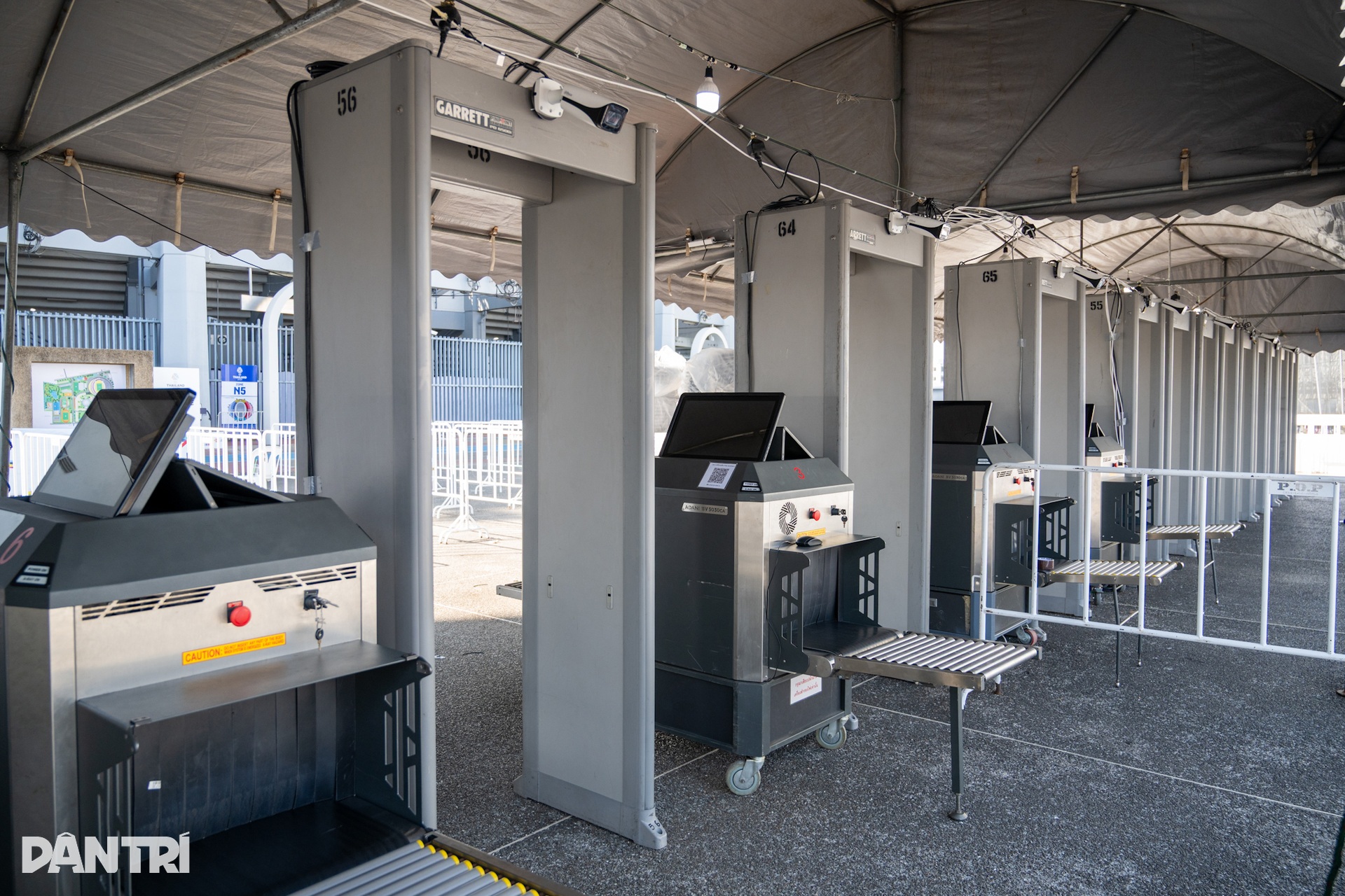 Rực rỡ sắc màu SEA Games 33 trước giờ khai mạc - 9 Rực rỡ sắc màu SEA Games 33 trước giờ khai mạc - 9