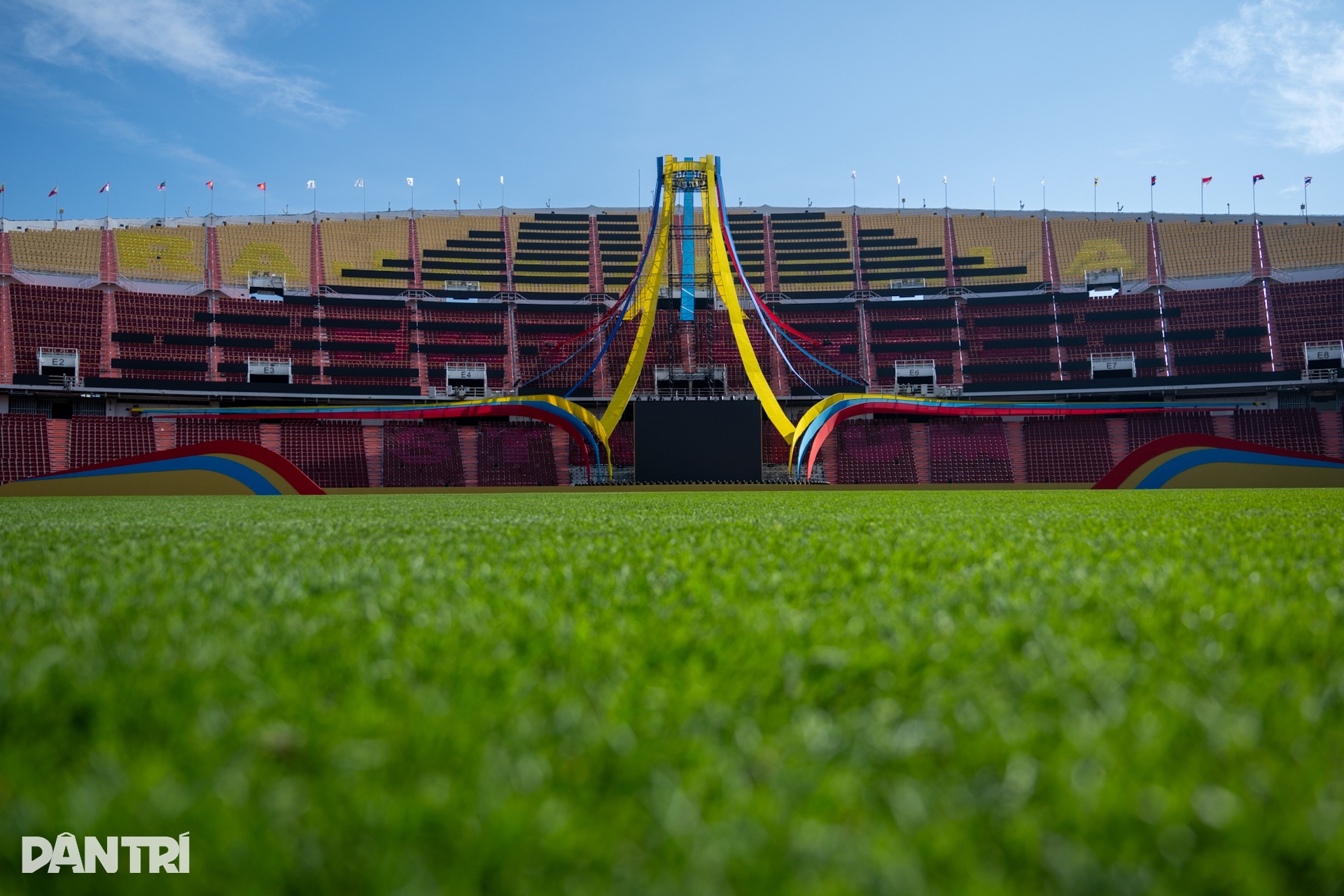 Rực rỡ sắc màu SEA Games 33 trước giờ khai mạc - 11 Rực rỡ sắc màu SEA Games 33 trước giờ khai mạc - 11