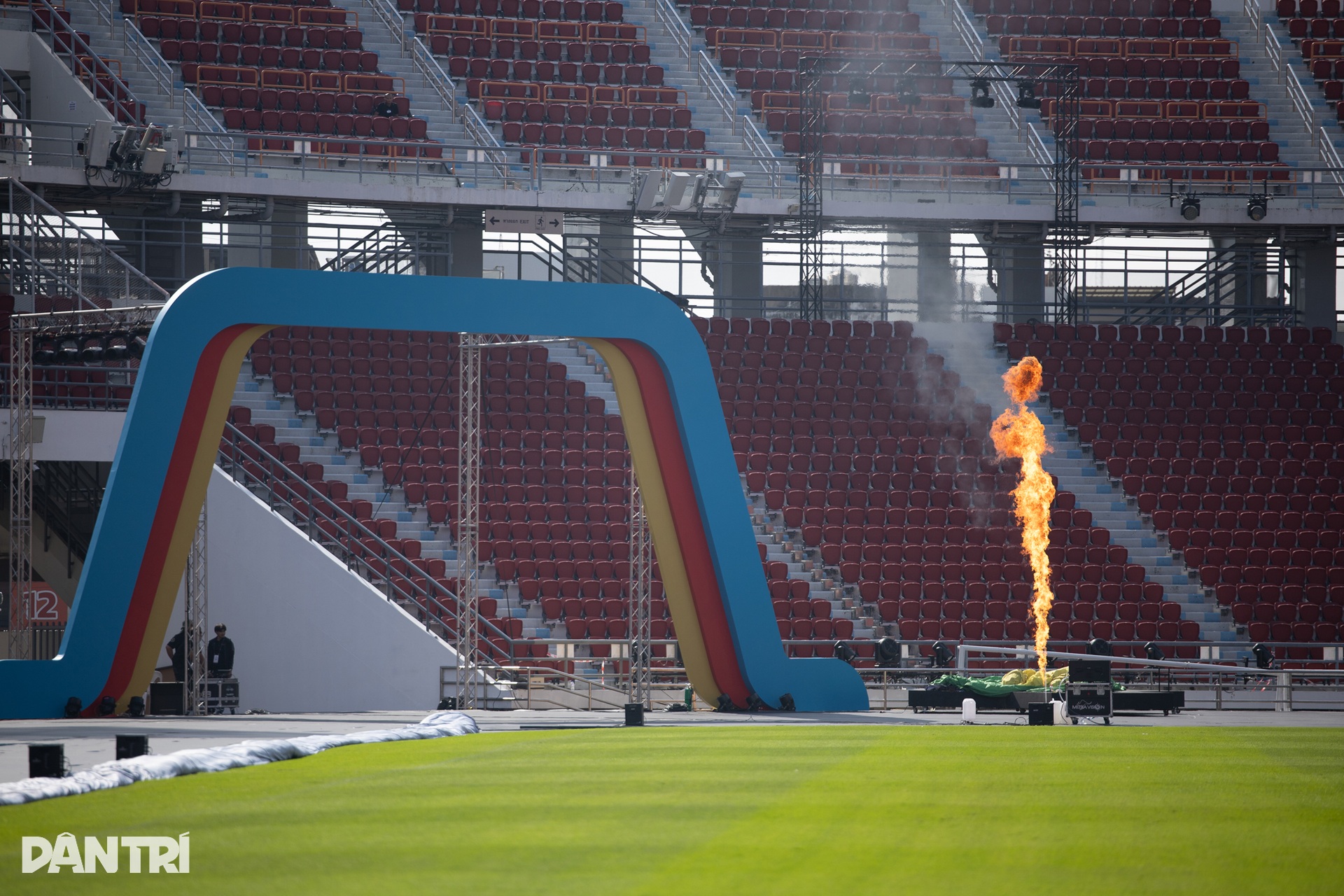 Rực rỡ sắc màu SEA Games 33 trước giờ khai mạc - 12 Rực rỡ sắc màu SEA Games 33 trước giờ khai mạc - 12