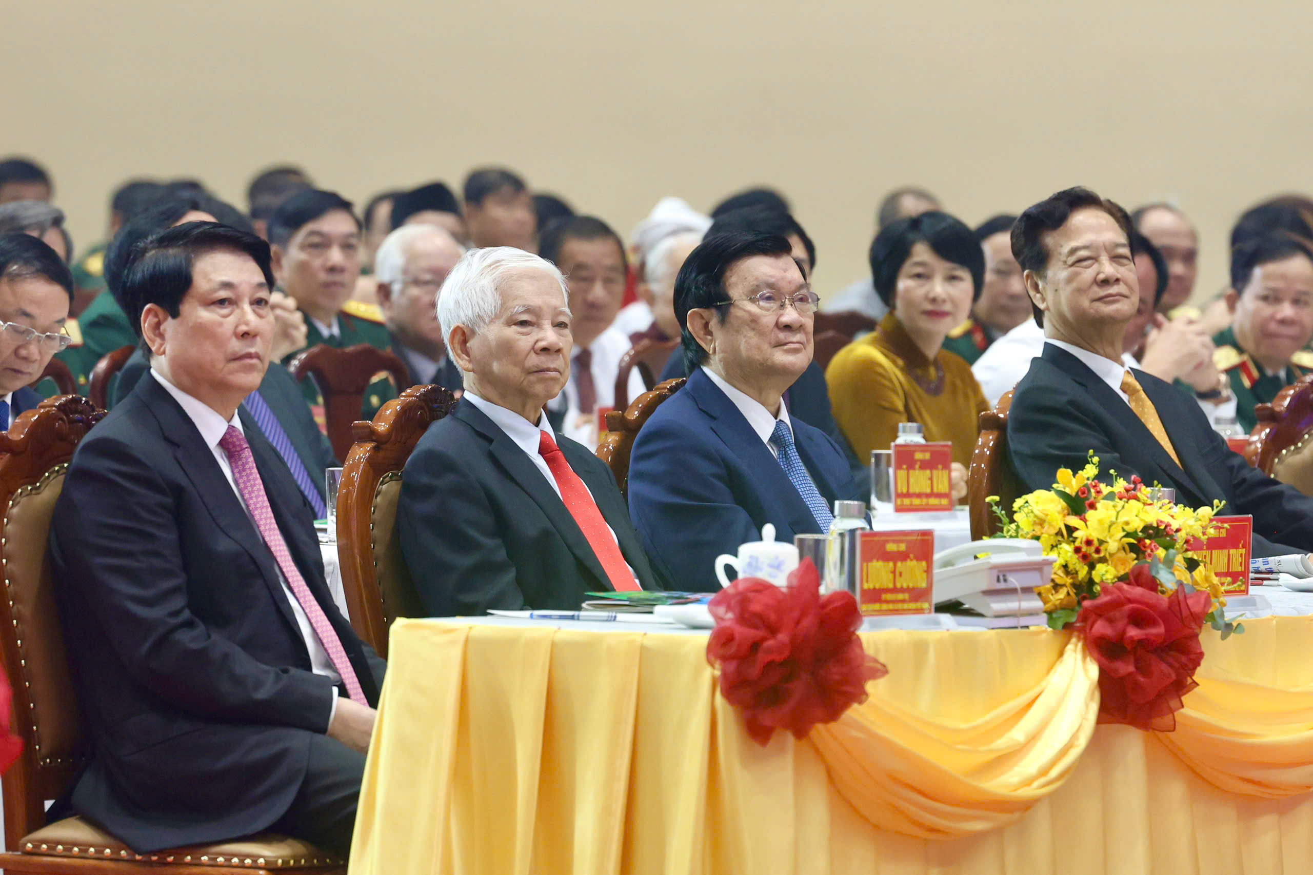 Chủ tịch nước Lương Cường trao danh hiệu Anh hùng lực lượng vũ trang cho Quân khu 7 - Ảnh 7.