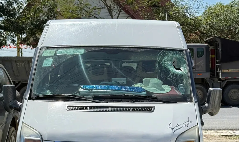 Chiếc xe 16 chỗ không lắp camera giám sát hành trình. deo-dai-ninh (2).jpg