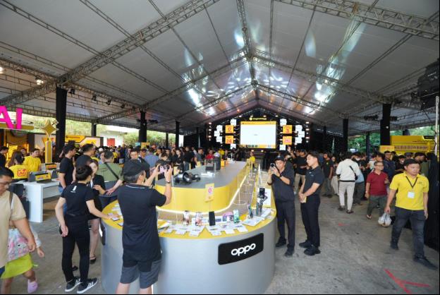 Đại tiệc AI của Thế Giới Di Động: Khi giới trẻ TP. HCM học cách biến công nghệ thành trợ thủ- Ảnh 2. Đại tiệc AI của Thế Giới Di Động: Khi giới trẻ TP. HCM học cách biến công nghệ thành trợ thủ- Ảnh 2.