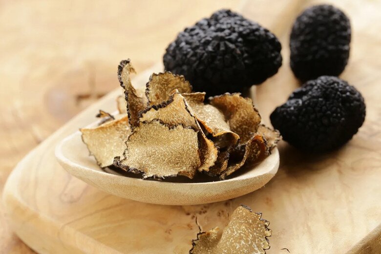 Đám cưới con gái tỷ phú Johnathan Hạnh Nguyễn: Mâm tiệc toàn đặc sản nhà giàu, xứng tầm ái nữ "Vua hàng hiệu" 6 Nấm truffle là một trong những nguyên liệu thượng hạng được ví như kim cương đen (Ảnh: Internet).