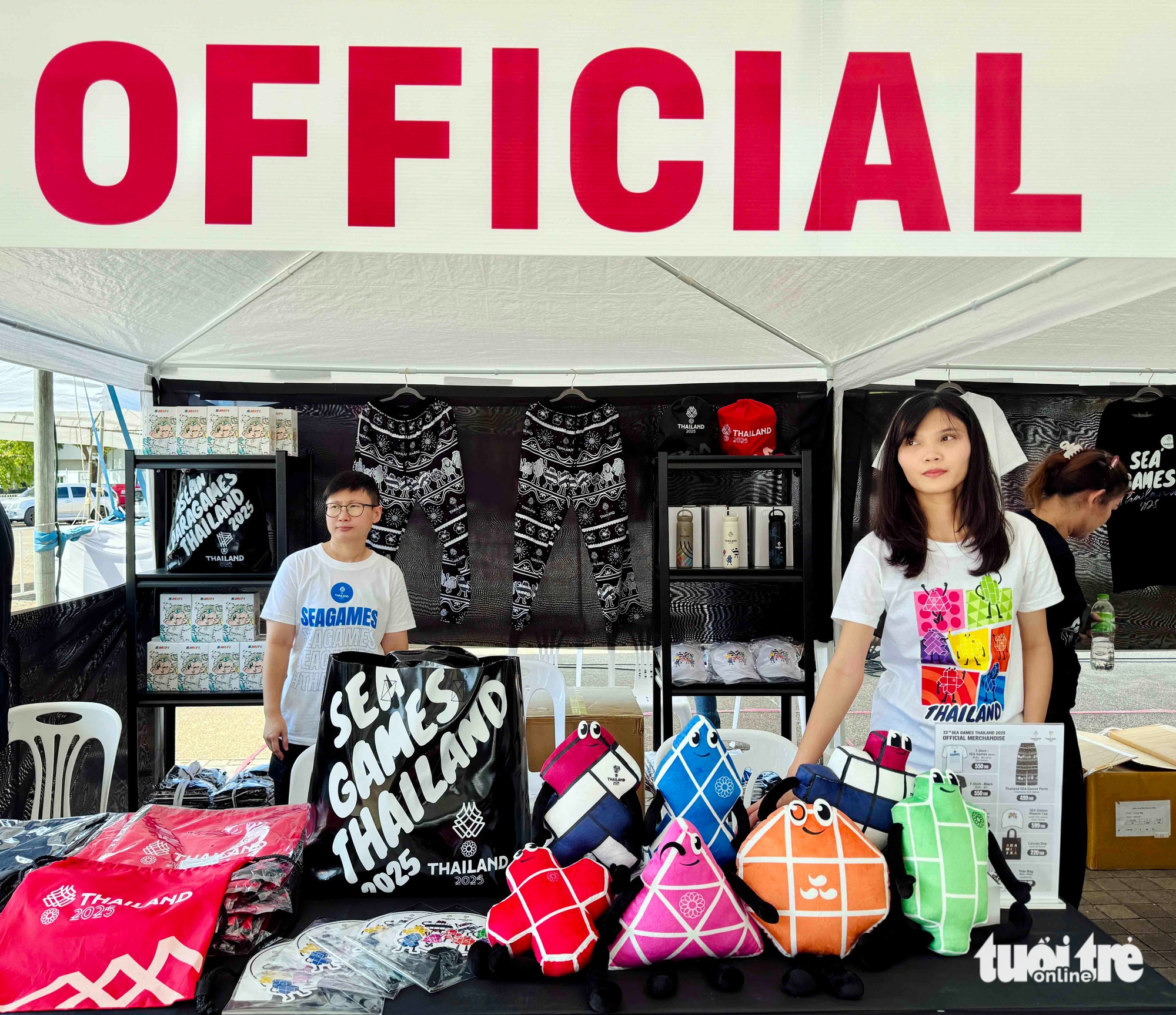 Đồ lưu niệm SEA Games 33 hút hàng 6 SEA Games 33 - Ảnh 6.