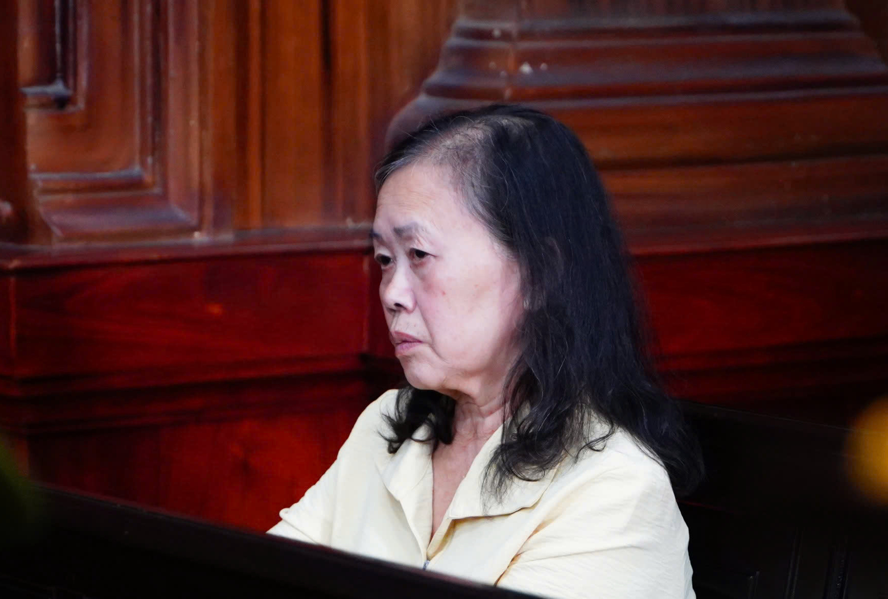 - Ảnh 3. Cựu Giám đốc Sở Giáo dục và Đào tạo TP.HCM Lê Hồng Sơn, cựu Chánh văn phòng Lê Phương Nga hầu tòa - Ảnh 3.