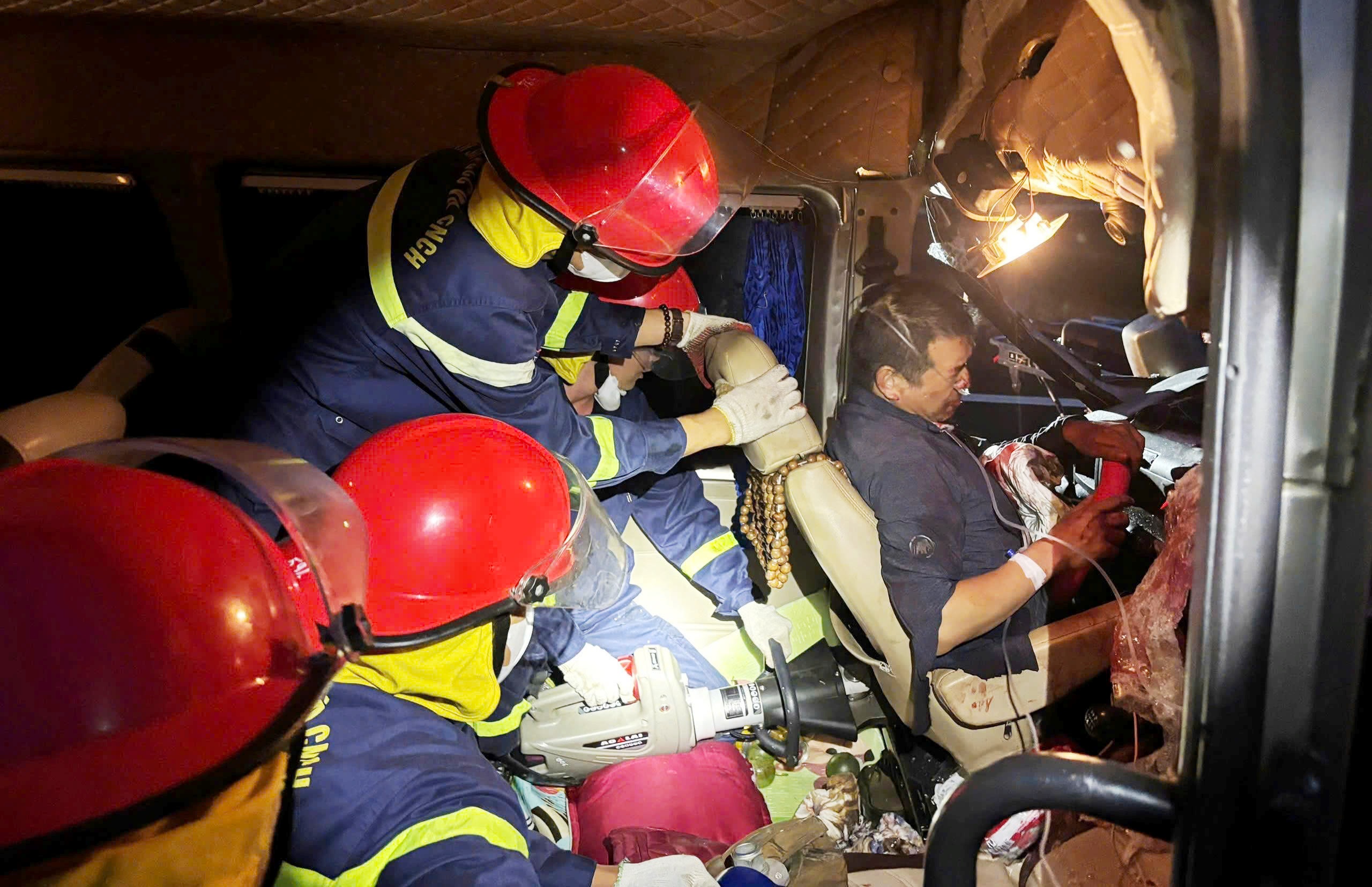 Tai nạn trên cao tốc Đà Nẵng 3 Tai nạn trên cao tốc Đà Nẵng-Quảng Ngãi: Rà soát tốc độ xe kinh doanh vận tải - Ảnh 3.