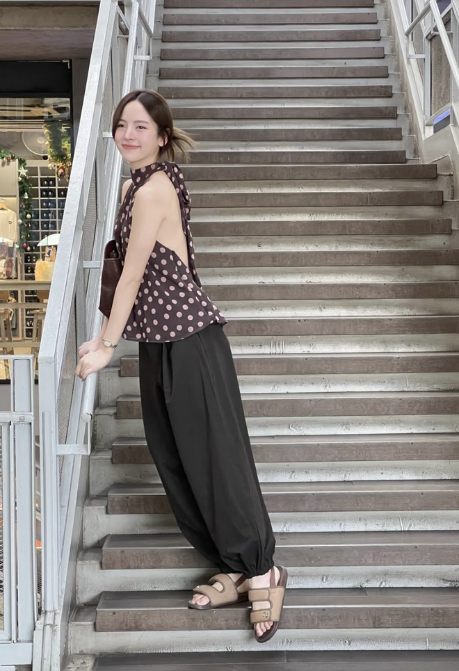 Họa tiết chấm bi trở lại mang theo vẻ đẹp dịu dàng 7 Họa tiết chấm bi trở lại mang theo vẻ đẹp dịu dàng - Ảnh 7.