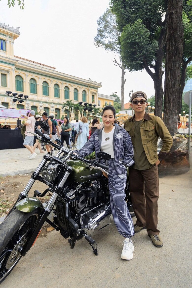 Sao Việt 24h: Con gái HH Phương Lê - NSƯT Vũ Luân 1 tháng tuổi đã có biểu cảm linh hoạt, ánh mắt "ngạc nhiên" siêu cưng 7 Sao Việt 24h: Con gái HH Phương Lê - NSƯT Vũ Luân 1 tháng tuổi đã có biểu cảm linh hoạt, ánh mắt amp;#34;ngạc nhiênamp;#34; siêu cưng - 6