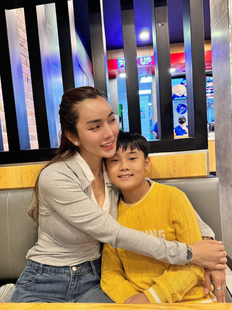 Sao Việt 24h: Con gái HH Phương Lê - NSƯT Vũ Luân 1 tháng tuổi đã có biểu cảm linh hoạt, ánh mắt "ngạc nhiên" siêu cưng 8 Sao Việt 24h: Con gái HH Phương Lê - NSƯT Vũ Luân 1 tháng tuổi đã có biểu cảm linh hoạt, ánh mắt amp;#34;ngạc nhiênamp;#34; siêu cưng - 7