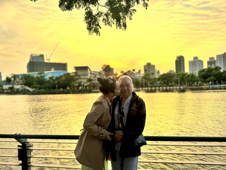 Sao Việt 24h: Con gái HH Phương Lê - NSƯT Vũ Luân 1 tháng tuổi đã có biểu cảm linh hoạt, ánh mắt "ngạc nhiên" siêu cưng 10 Sao Việt 24h: Con gái HH Phương Lê - NSƯT Vũ Luân 1 tháng tuổi đã có biểu cảm linh hoạt, ánh mắt amp;#34;ngạc nhiênamp;#34; siêu cưng - 9