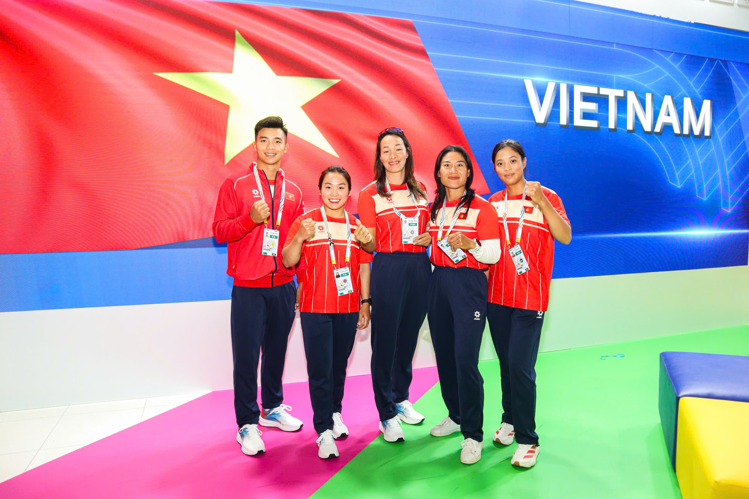 Đại hội của tình đoàn kết trên toàn khu vực Đông Nam Á 8 Trực tiếp khai mạc SEA Games 33: Sân khấu đẳng cấp chào đón lễ hội thể thao - Ảnh 8.