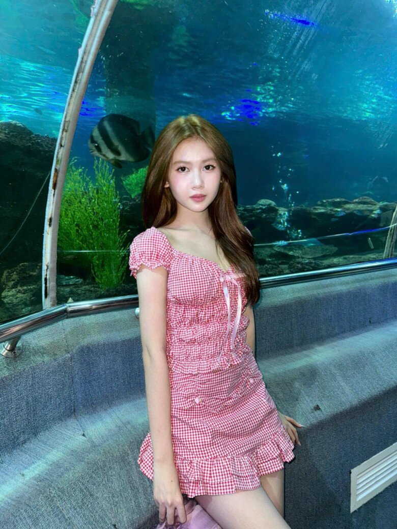 Em bé "triệu view" Bảo An phúng phính, đáng yêu ngày nào giờ dậy thì thành công với nhan sắc gây bất ngờ 12 Bảo An có phong cách ăn mặc nữ tính, ngọt ngào.