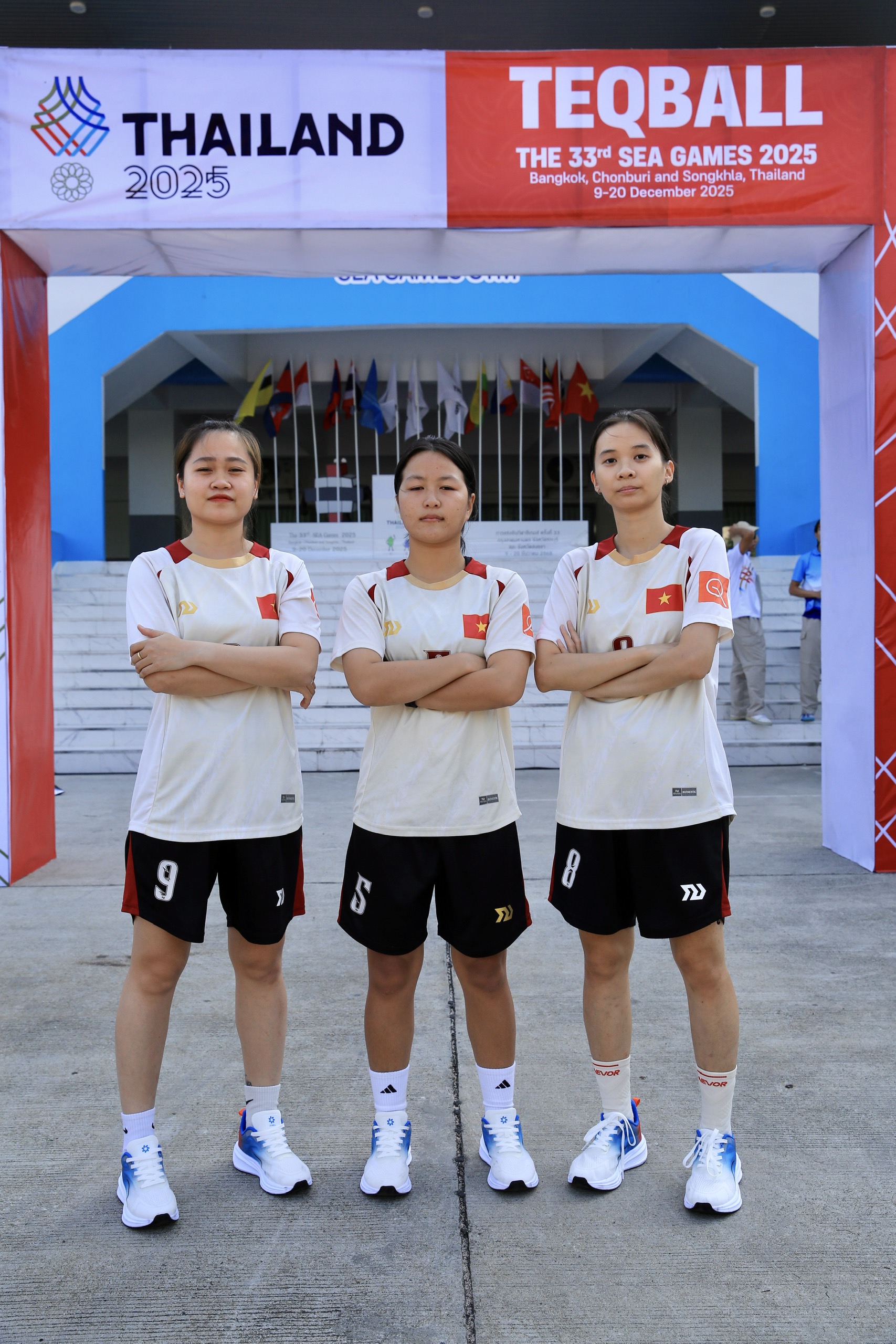 Sân thi đấu chưa hoàn thiện, đội teqball Việt Nam phải 'tập chay' ở ngoài- Ảnh 7. Sân thi đấu chưa hoàn thiện, đội teqball Việt Nam phải 'tập chay' ở ngoài- Ảnh 7.