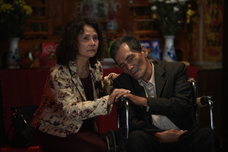 Có một Thương Tín từng chói sáng đến thế trên màn ảnh: Cát-xê tính bằng vàng, được ghi danh trong kỷ lục Guinness 8 NSND Minh Châu và nghệ sĩ Thương Tín trong phim.