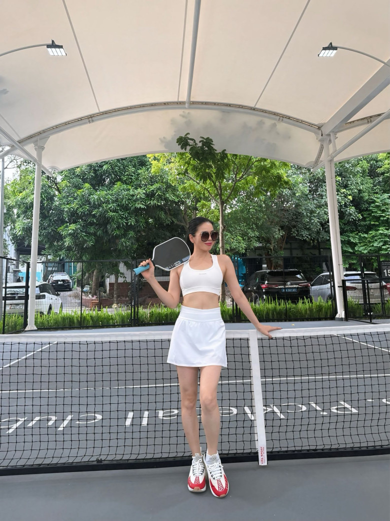 Lệ Quyên U45 da vẫn căng bóng: Chăm đắp mặt nạ hằng ngày, có bí quyết còn "hơn ngàn vạn cách thẩm mỹ trên đời" 6 Trên trang cá nhân, Lệ Quyên cũng chăm chỉ chia sẻ hình ảnh tập luyện các môn thể thao.