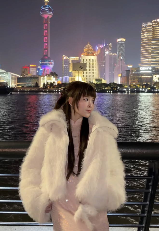 Nâng tầm phong cách ngày lạnh với áo khoác lông mềm mịn- Ảnh 5. Nâng tầm phong cách ngày lạnh với áo khoác lông mềm mịn- Ảnh 5.