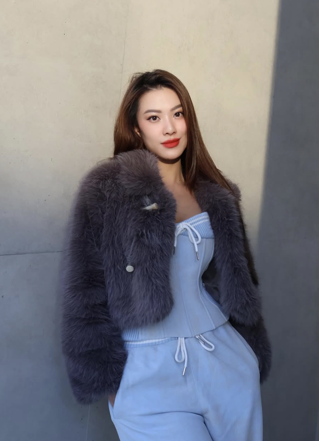 Nâng tầm phong cách ngày lạnh với áo khoác lông mềm mịn- Ảnh 9. Nâng tầm phong cách ngày lạnh với áo khoác lông mềm mịn- Ảnh 9.
