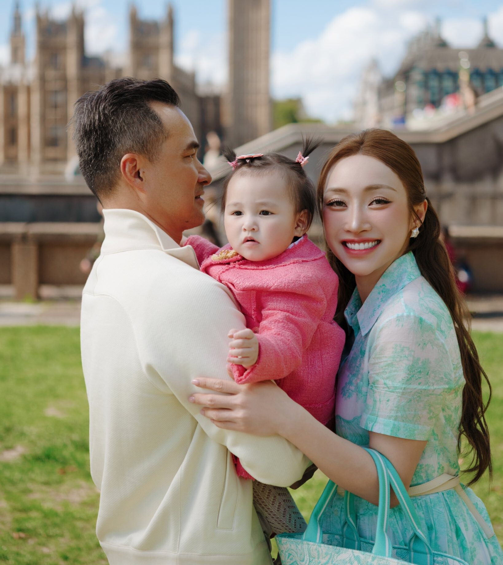 Tổ ấm của Chi Bảo - Lý Thùy Chang thêm hạnh phúc khi đón con gái hồi năm 2024.