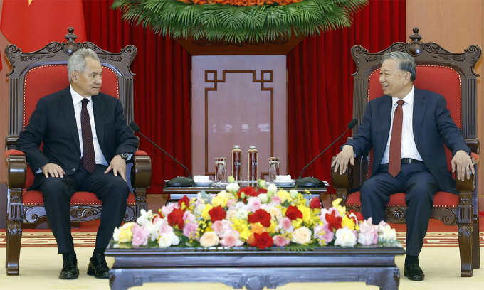 Tổng Bí thư Tô Lâm và Thư ký Hội đồng An ninh Liên bang Nga Sergey Shoigu tại Trụ sở Trung ương Đảng ngày 9/12. Ảnh: TTXVN