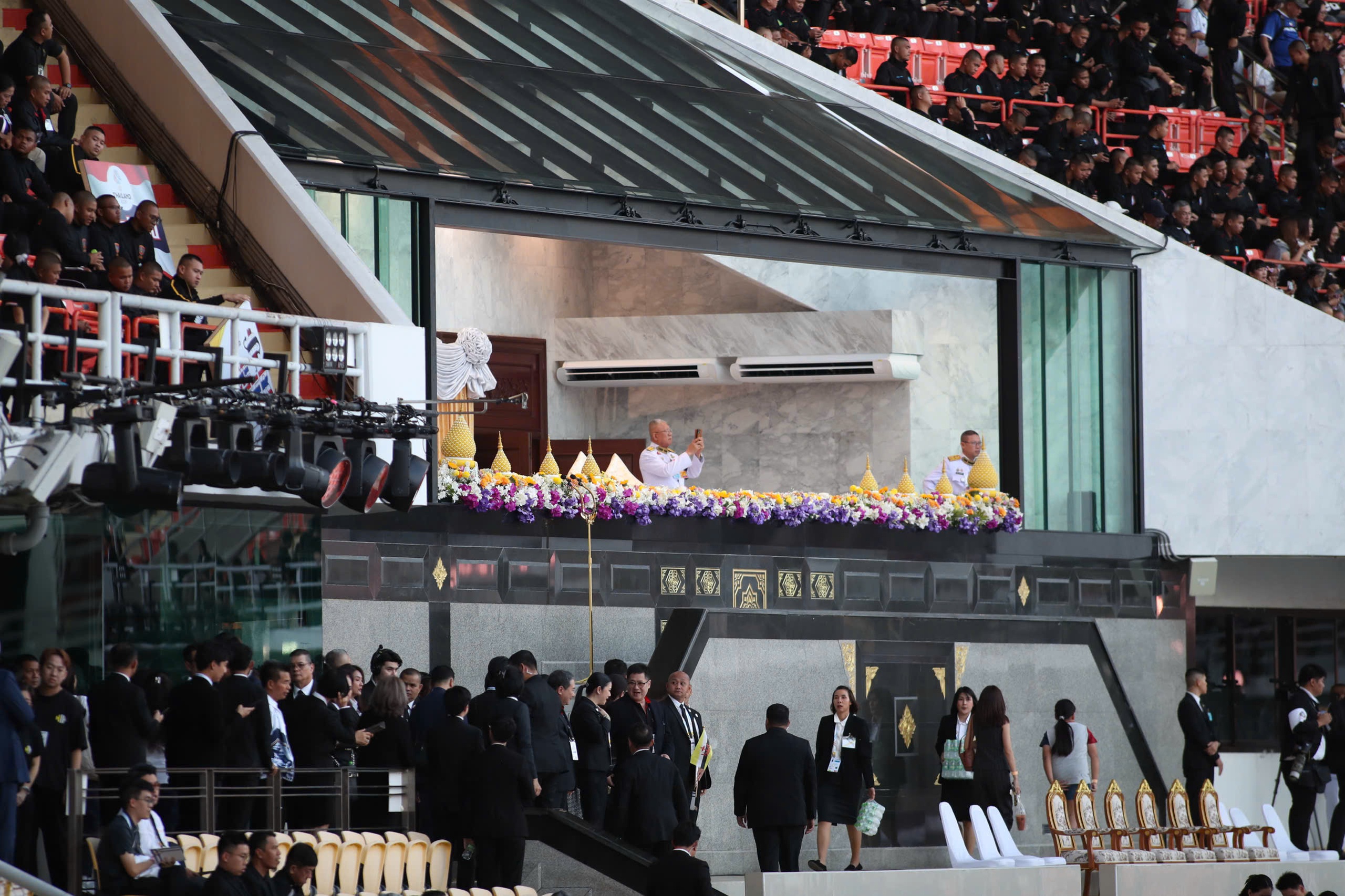 Khai mạc SEA Games 33: Lễ hội ánh sáng và sắc màu, màn biểu diễn mô tô nước bùng nổ- Ảnh 20.