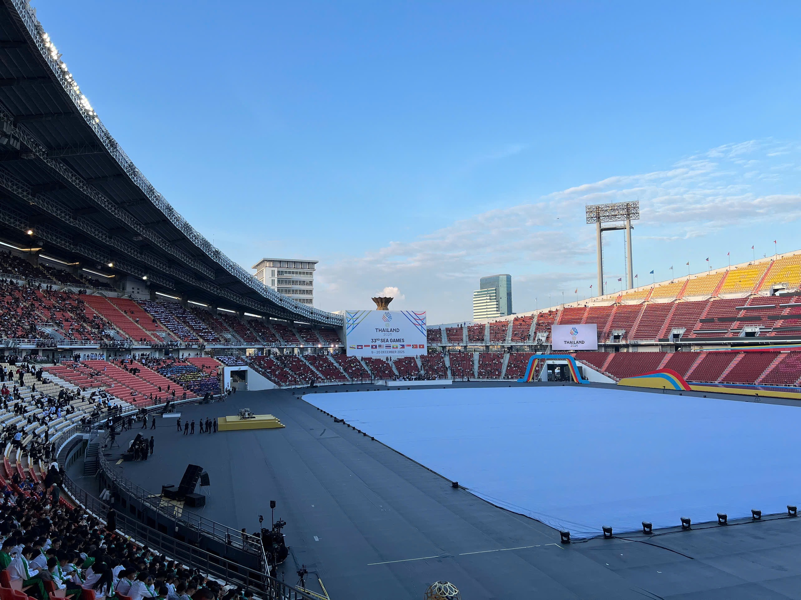 Khai mạc SEA Games 33: Lễ hội ánh sáng và sắc màu, màn biểu diễn mô tô nước bùng nổ- Ảnh 21.