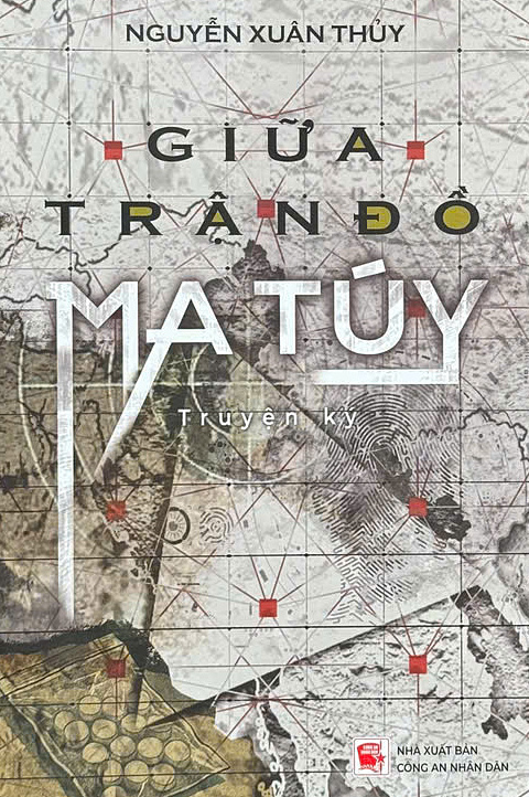 Bìa Giữa trận đồ ma túy, sách 286, NXB Công an nhân dân phát hành. Ảnh: NXB Công an nhân dân