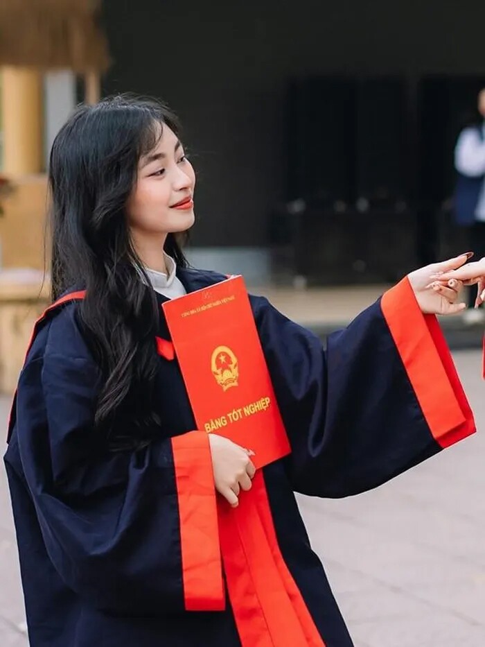 Con sao Việt đỗ 3 trường đại học: Quý tử của NSND Xuân Bắc chọn trường top, con gái cố nghệ sĩ Giang Còi chuẩn "học bá" 8 Con gái cố nghệ sĩ Giang Còi thi đỗ 3 trường đại học.