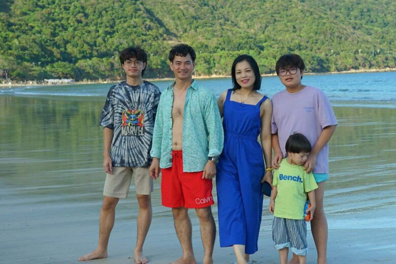 Con sao Việt đỗ 3 trường đại học: Quý tử của NSND Xuân Bắc chọn trường top, con gái cố nghệ sĩ Giang Còi chuẩn "học bá" 7 Gia đình hạnh phúc, viên mãn của NSND Xuân Bắc và bà xã Hồng Nhung.