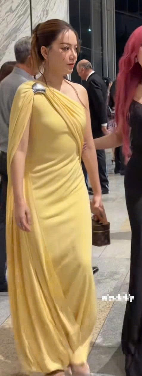 Dàn mỹ nhân đi ăn cưới con gái tỷ phú: Lên đồ tinh tế thanh lịch, quan trọng là KHÔNG lấn lướt cô dâu- Ảnh 17.