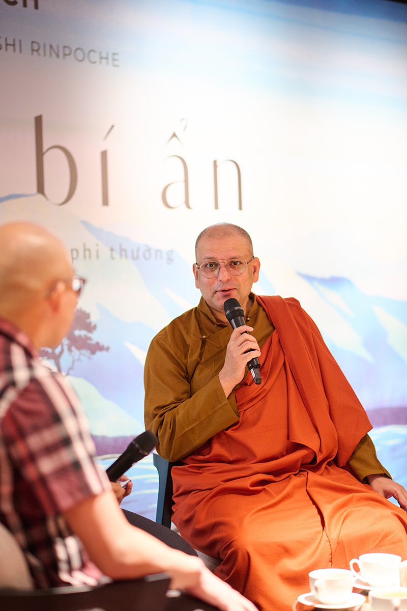 1765317804 676 Ra mat hoi ky Ve mien bi an tai Ha