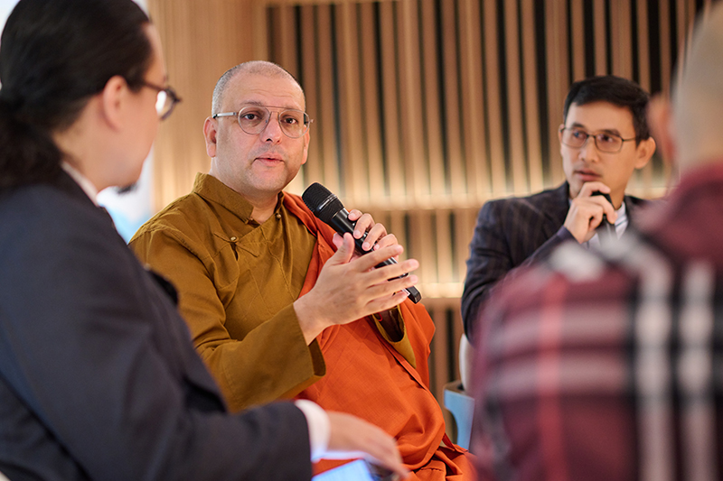 1765317806 952 Ra mat hoi ky Ve mien bi an tai Ha