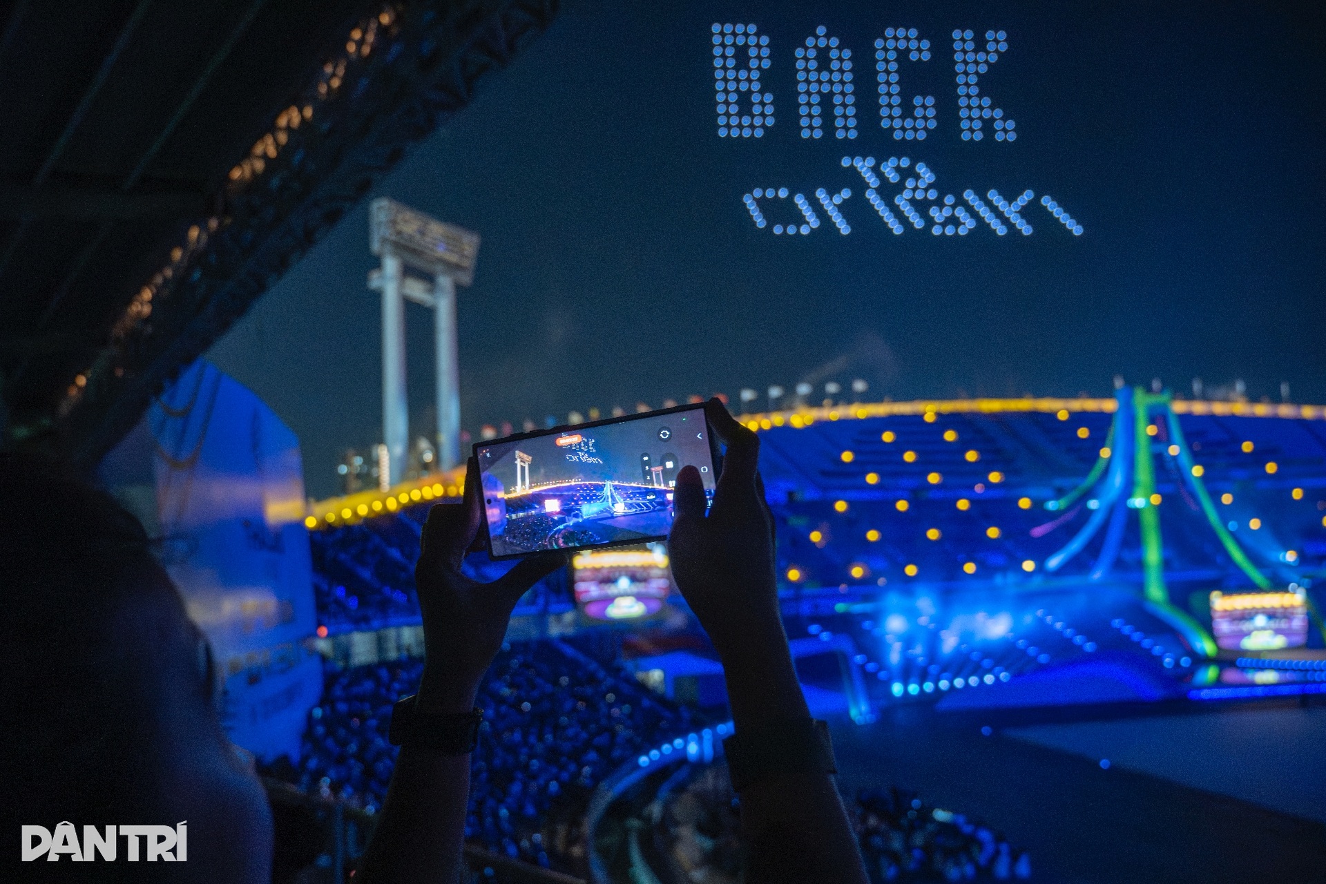 Bữa tiệc ánh sáng mãn nhãn tại lễ khai mạc SEA Games 33 - 4 Bữa tiệc ánh sáng mãn nhãn tại lễ khai mạc SEA Games 33 - 4