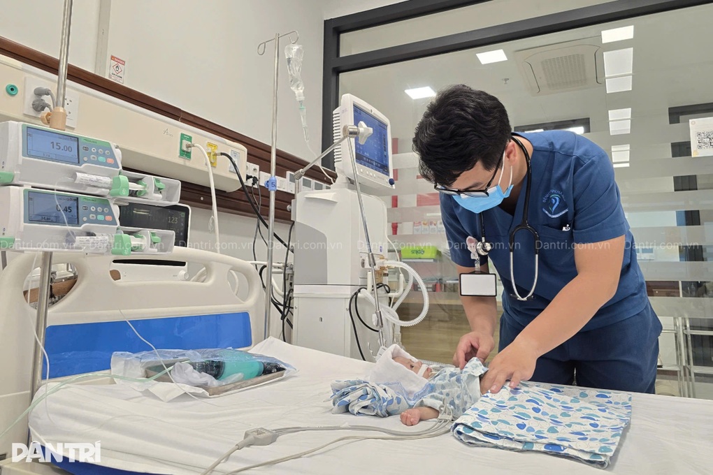 Bé 3 tháng tuổi nguy kịch vì sốc nhiễm khuẩn, cha mẹ nghèo bất lực cầu cứu - 2