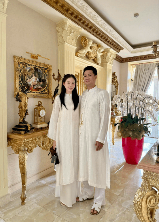 Soi nhan sắc 'tứ đại mỹ nhân' trong gia tộc tỷ phú Johnathan Hạnh Nguyễn 6 tỷ phú Johnathan Hạnh Nguyễn, mỹ nhân gia tộc nhà tỷ phú Johnathan Hạnh Nguyễn