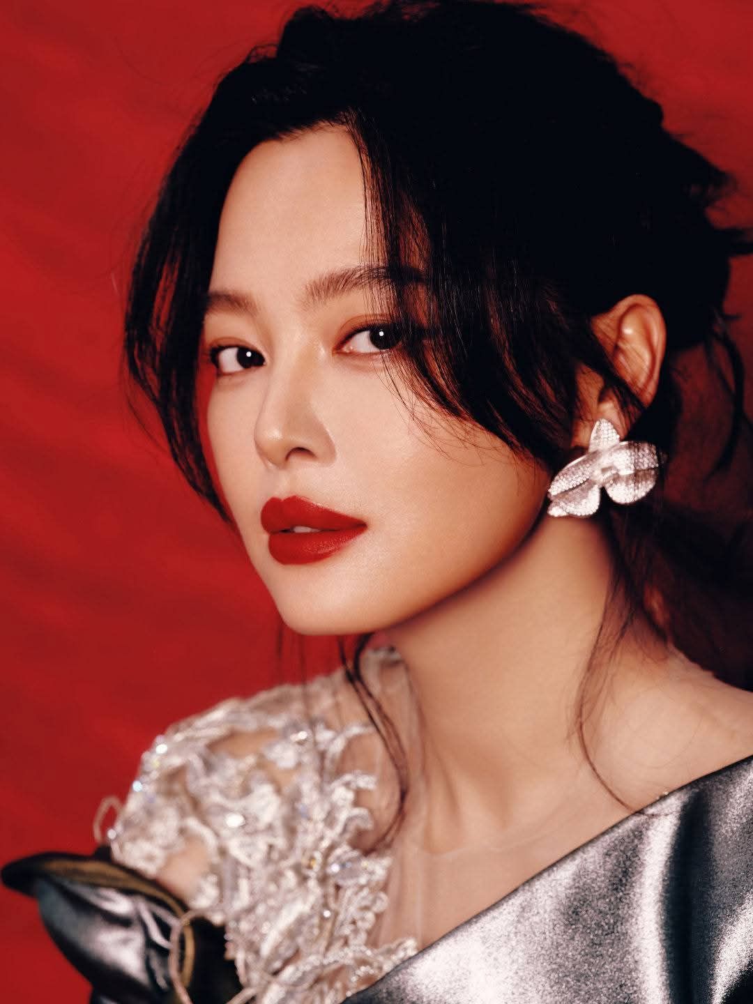 Tân Chỉ Lôi lập lại trật tự giới giải trí năm 2025 với diễn xuất xuất sắc - Ảnh 5. Tân Chỉ Lôi lập lại trật tự giới giải trí năm 2025 với diễn xuất xuất sắc - Ảnh 5.