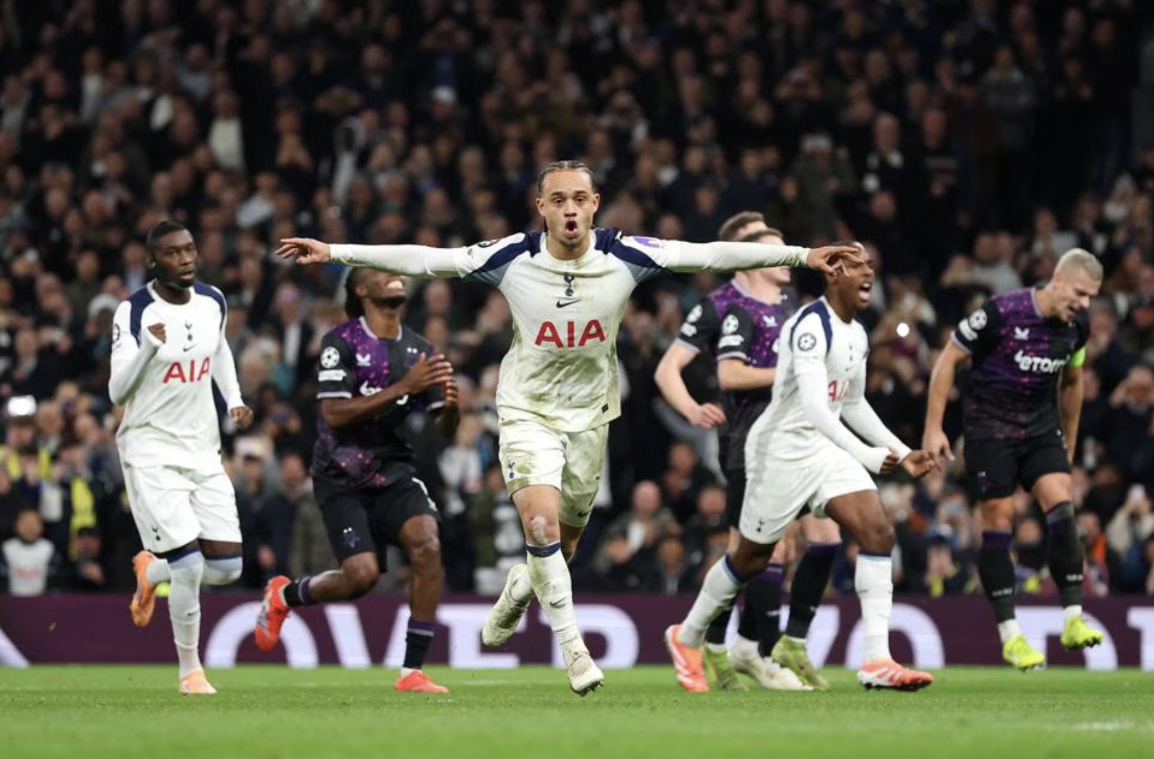 Liverpool, Tottenham bay cao tại Champions League - Ảnh 6.