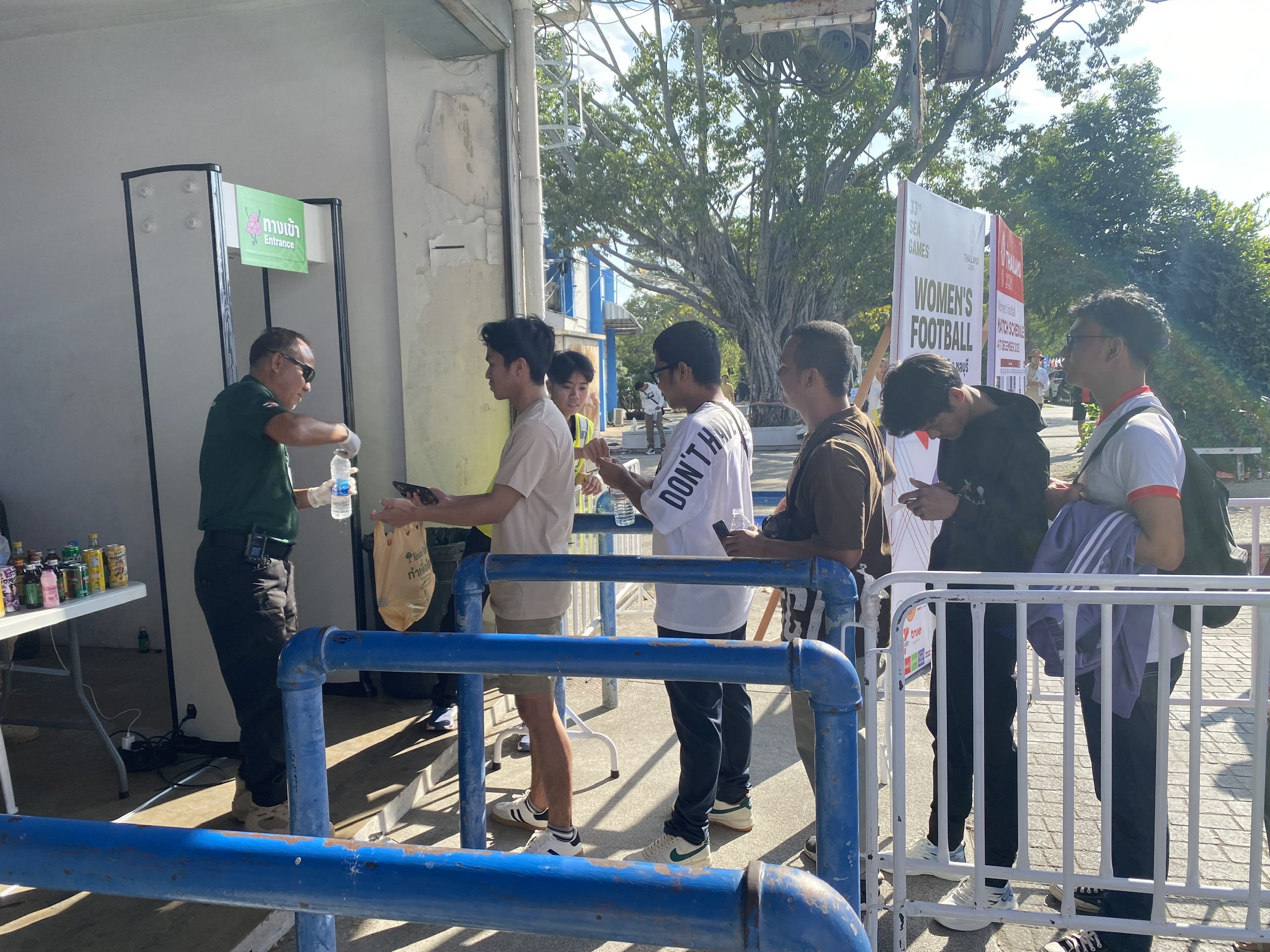 Cực nóng chuyện đặt vé xem SEA Games 33: CĐV Việt Nam cần tuân thủ điều gì, sẽ ‘trắng tay’ nếu…- Ảnh 10. Cực nóng chuyện đặt vé xem SEA Games 33: CĐV Việt Nam cần tuân thủ điều gì, sẽ ‘trắng tay’ nếu…- Ảnh 10.