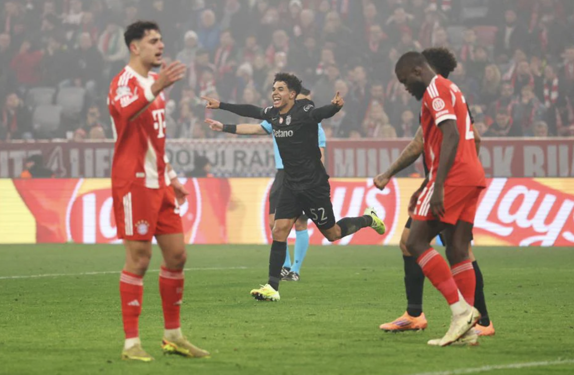 Lennart Karl lập kỷ lục Champions League, Bayern ngược dòng hạ Sporting 3 Lennart Karl lập kỷ lục Champions League, Bayern ngược dòng hạ Sporting - Ảnh 3.