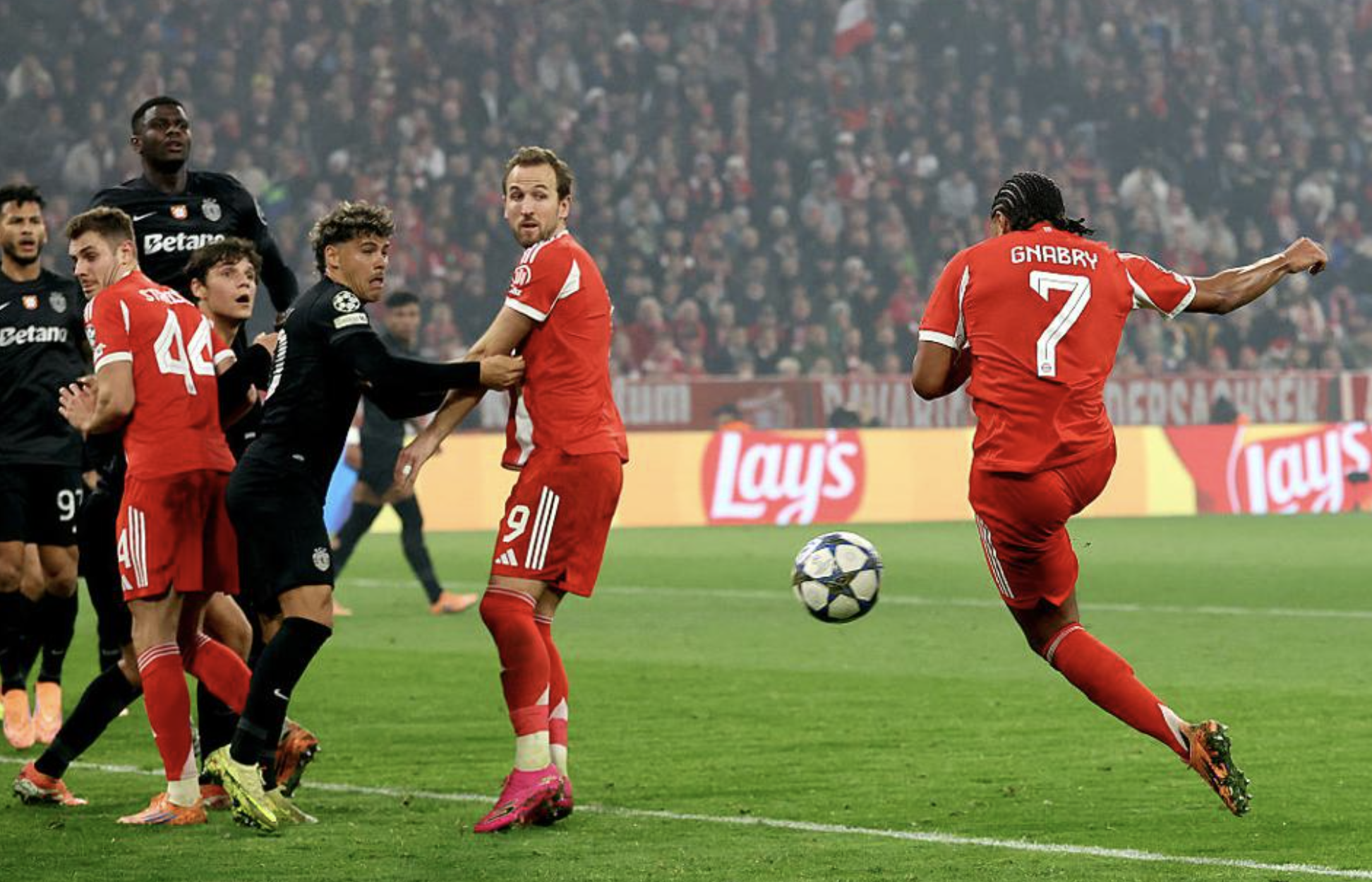 Lennart Karl lập kỷ lục Champions League, Bayern ngược dòng hạ Sporting 4 Lennart Karl lập kỷ lục Champions League, Bayern ngược dòng hạ Sporting - Ảnh 4.