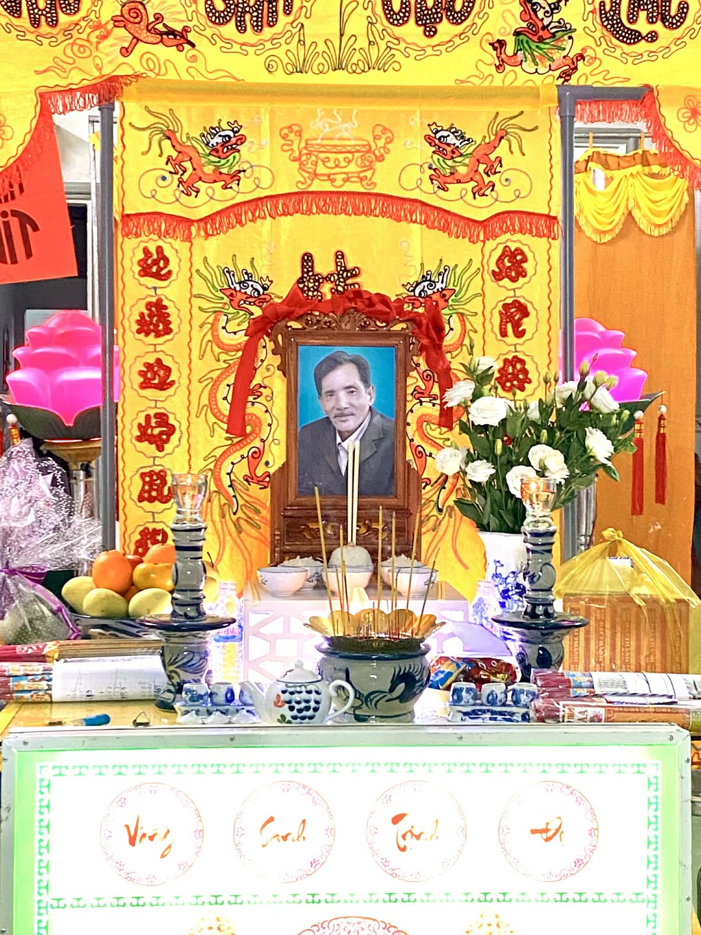 Lễ tang tài tử Thương Tín ở quê nhà: Không kèn trống, khách viếng thưa thớt - 2