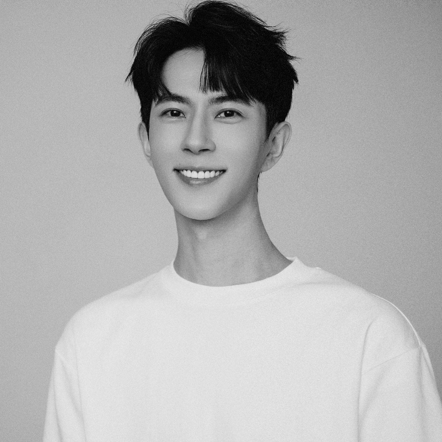 343 ngày tang tóc của showbiz: Hơn chục sao đột tử, hết tự sát, bạo bệnh lại đến tai nạn ngã lầu đầy uẩn khúc- Ảnh 7. 343 ngày tang tóc của showbiz: Hơn chục sao đột tử, hết tự sát, bạo bệnh lại đến tai nạn ngã lầu đầy uẩn khúc- Ảnh 7.