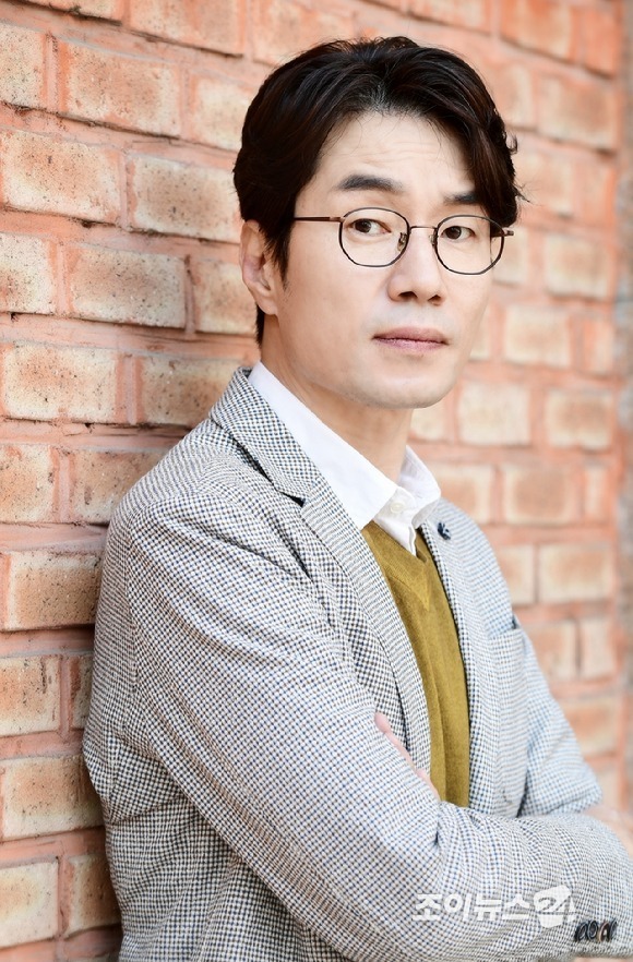 343 ngày tang tóc của showbiz: Hơn chục sao đột tử, hết tự sát, bạo bệnh lại đến tai nạn ngã lầu đầy uẩn khúc- Ảnh 16. 343 ngày tang tóc của showbiz: Hơn chục sao đột tử, hết tự sát, bạo bệnh lại đến tai nạn ngã lầu đầy uẩn khúc- Ảnh 16.