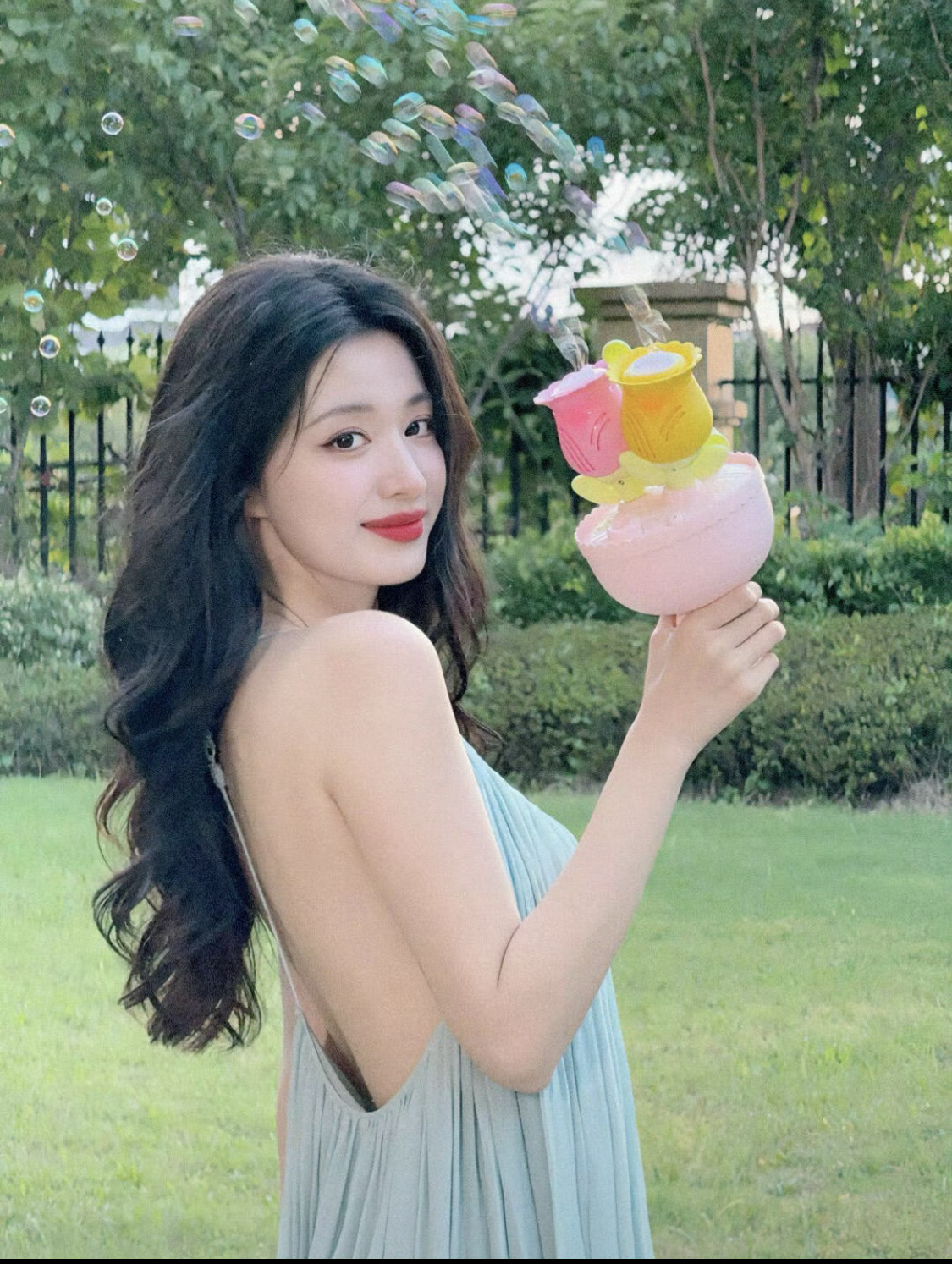 10 mỹ nhân hot nhất Trung Quốc 2025: Triệu Lệ Dĩnh bét bảng, hạng 1 càng bị vùi dập càng đẹp điên đảo- Ảnh 8.