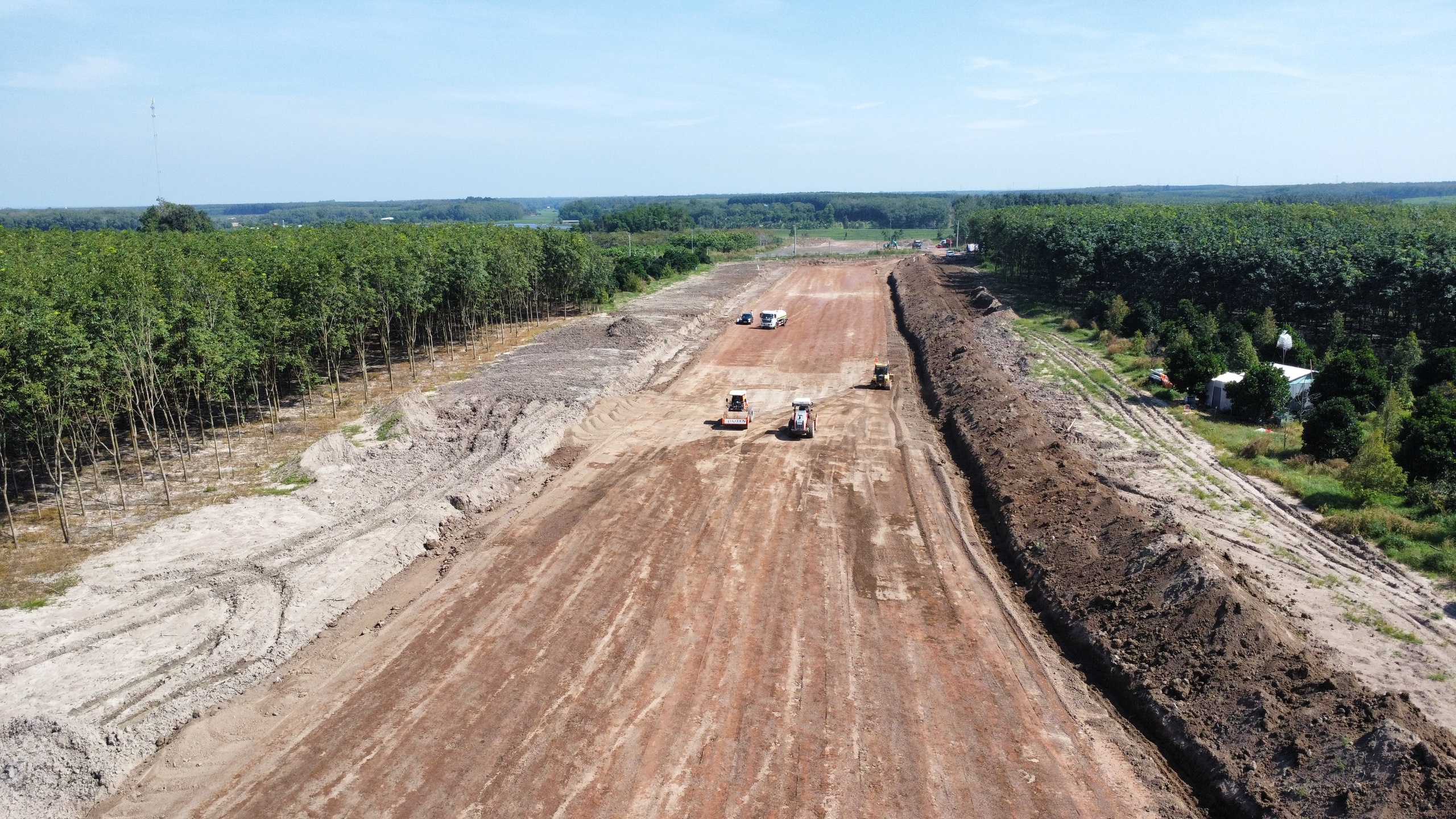 Doanh nghiệp dự án cao tốc Gia Nghĩa - Chơn Thành xin chuyển từ BOT sang BT - Ảnh 3. Doanh nghiệp dự án cao tốc Gia Nghĩa - Chơn Thành xin chuyển từ BOT sang BT - Ảnh 3.