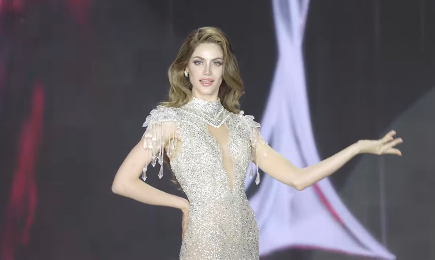 1765342640 633 Mai Ngo dung chieu khi dien ao tam o ban