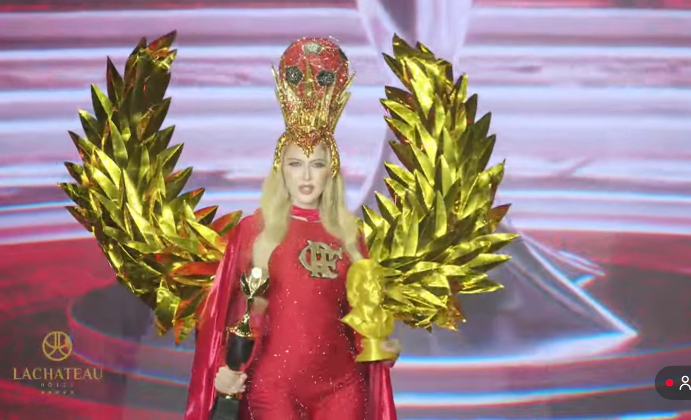 1765342647 196 Mai Ngo dung chieu khi dien ao tam o ban