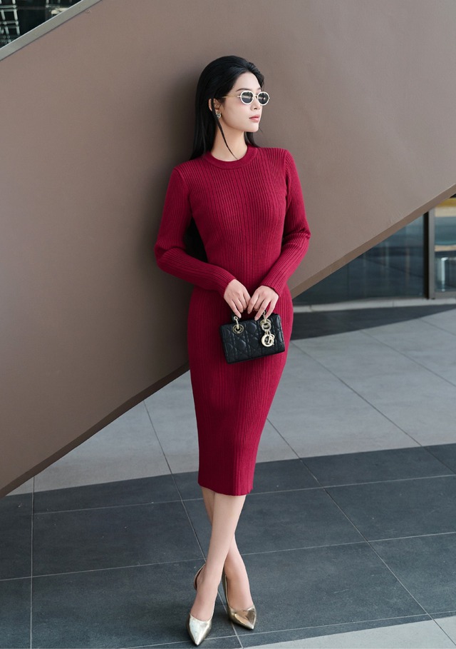 Váy len ôm body tôn dáng mà vẫn ấm áp cho thời điểm giao mùa- Ảnh 3. Váy len ôm body tôn dáng mà vẫn ấm áp cho thời điểm giao mùa- Ảnh 3.