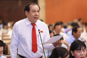 Đại biểu HĐND TP.HCM chất vấn 'điểm nóng' thức ăn đường phố, hàng rong