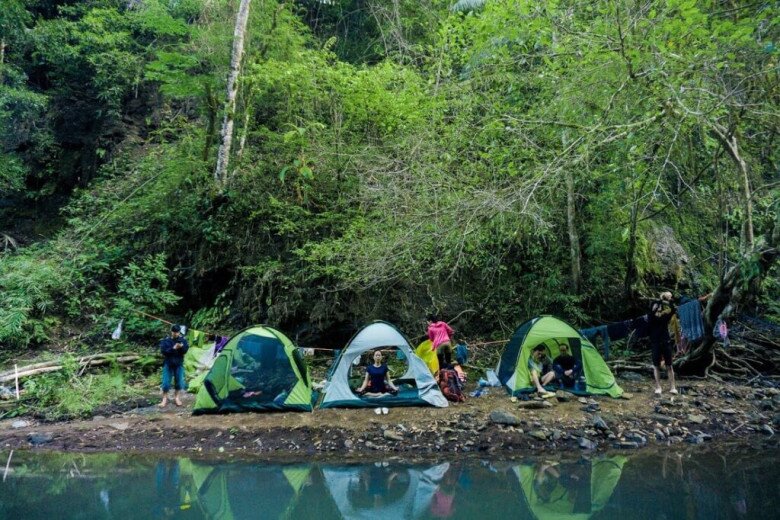 Băng suối, trekking là hoạt động không thể bỏ qua khi đến với Vườn Quốc gia Bù Gia Mập. 