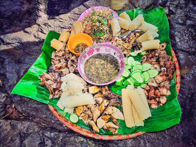 Cách TP.HCM 3 tiếng đi xe, giới trẻ mê mẩn trekking ở nơi đẹp như amp;#34;vườn cổ tích”, thưởng thức đặc sản có 1-0-2 - 5